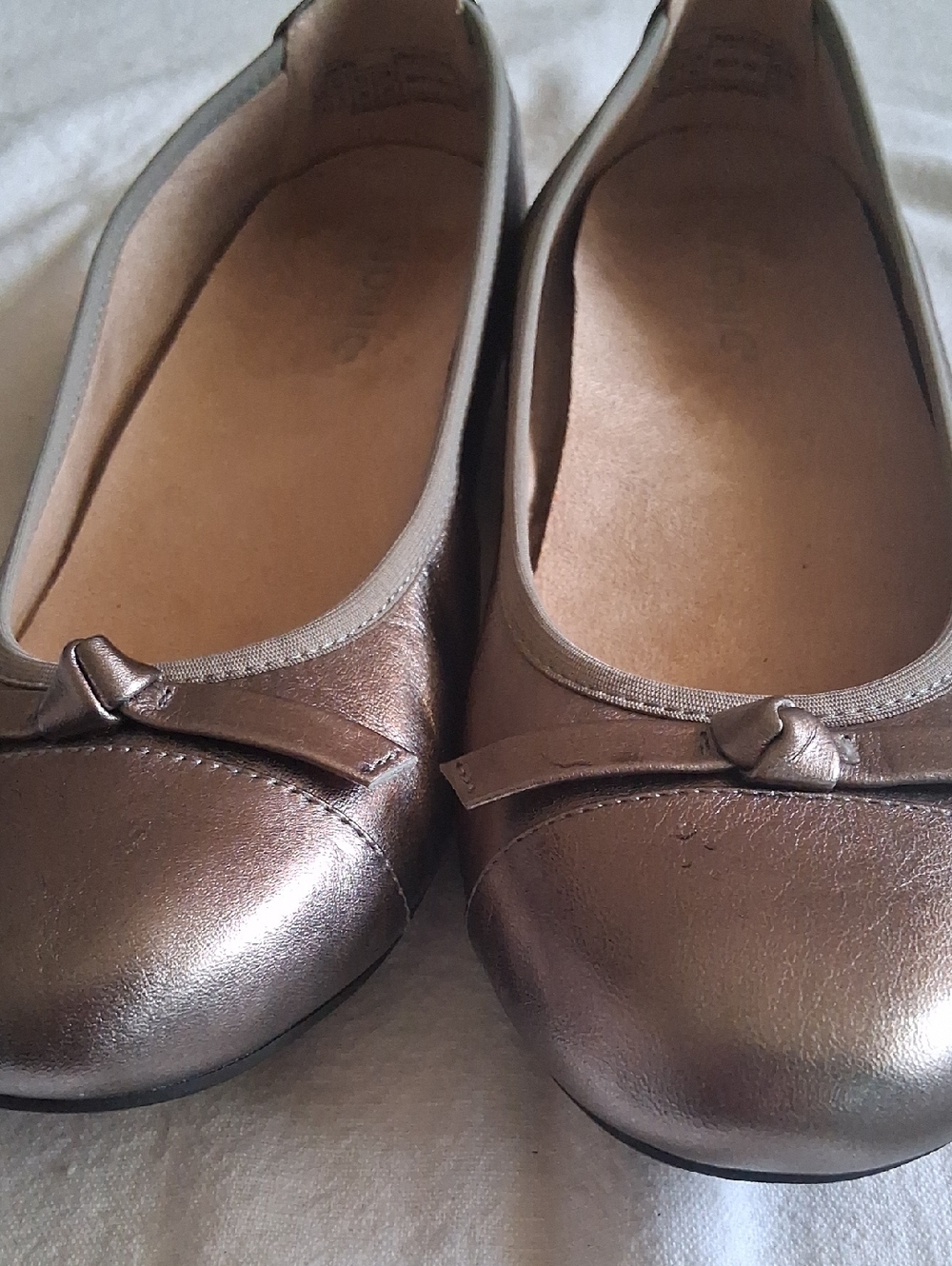 Vionic Amorie Ballet Flats in Metallic Pewter Leather!Size 7.5 - Picture 3 of 7